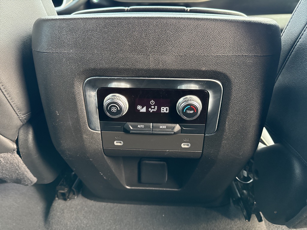 2023 Gmc Yukon SLT photo 17