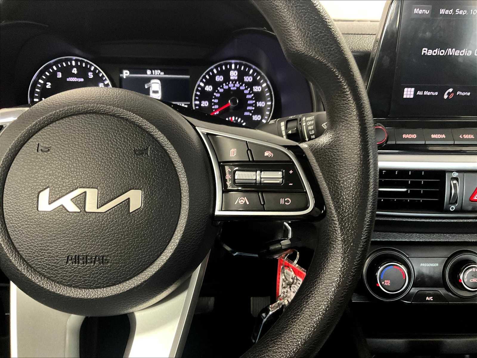 2024 Kia Forte LXS photo 23
