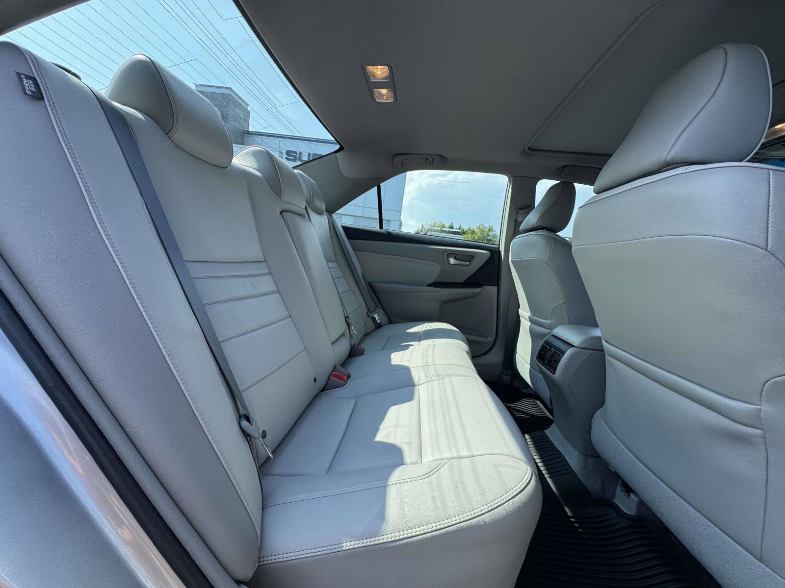2017 Toyota Camry XLE photo 11