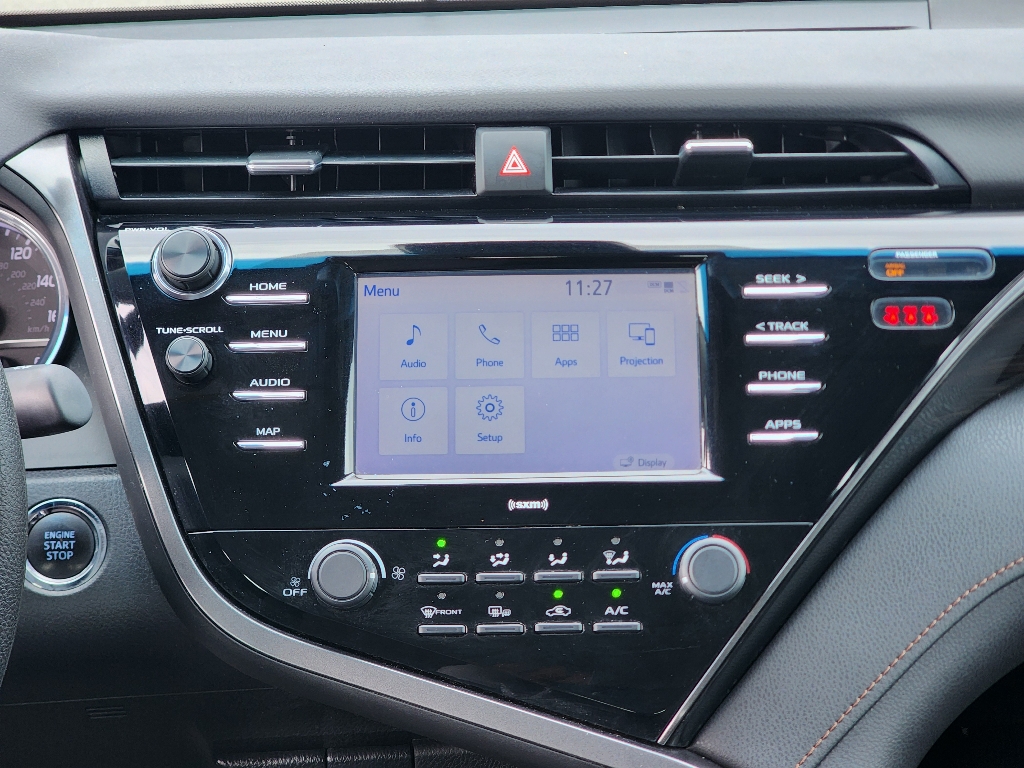 2020 Toyota Camry LE photo 3