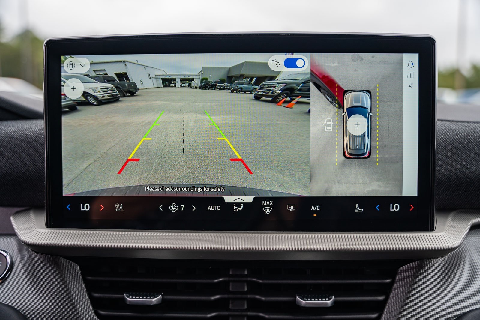 2025 Ford Explorer ST photo 21