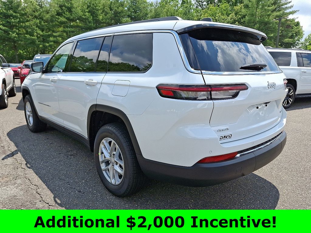 2025 Jeep Grand Cherokee Laredo X photo 3