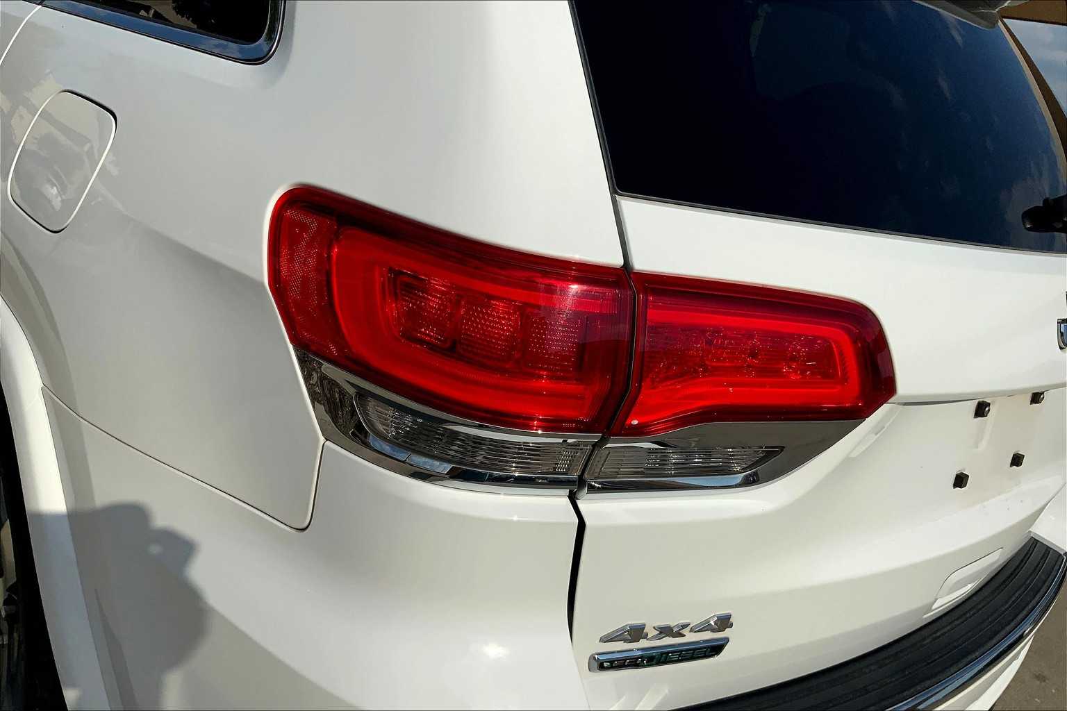 2015 Jeep Grand Cherokee Overland photo 23