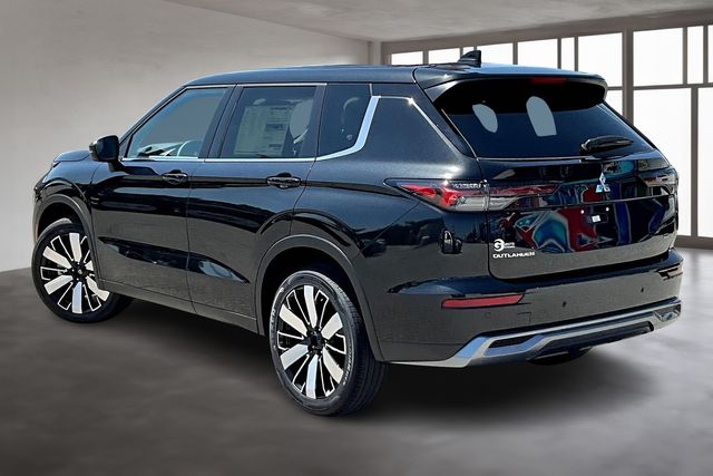 2025 Mitsubishi Outlander SE photo 4