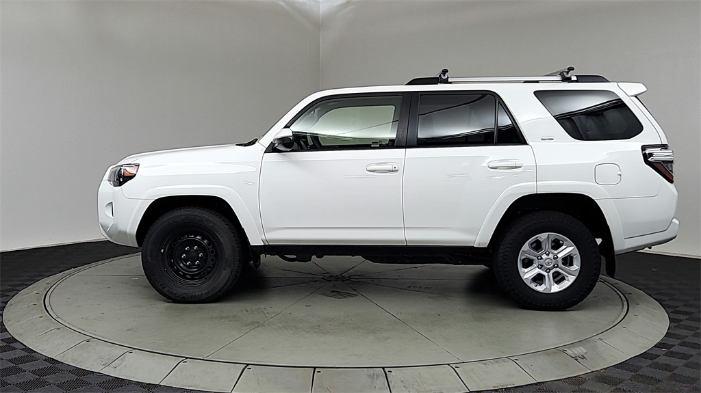 2019 Toyota 4Runner SR5 photo 4