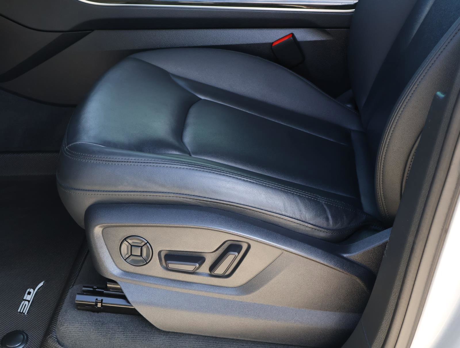 2021 Audi Q7 Premium photo 13