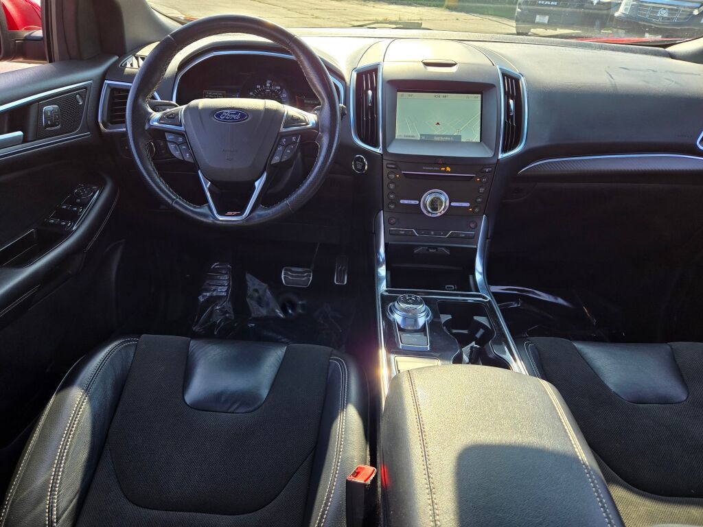2019 Ford Edge ST photo 13