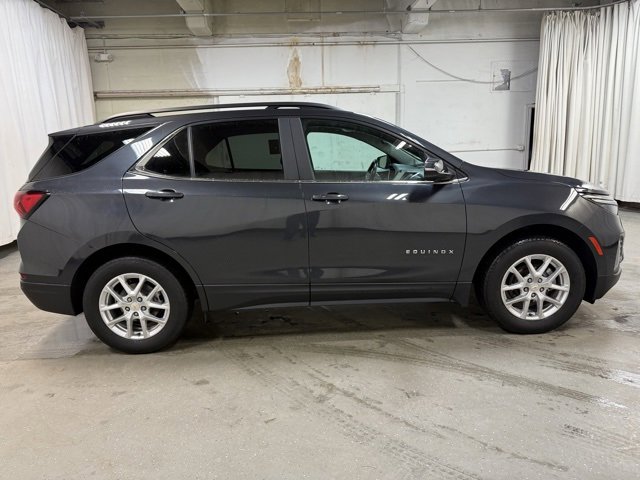 Used 2022 Chevrolet Equinox LT with VIN 2GNAXUEV4N6154616 for sale in Fairmont, Minnesota