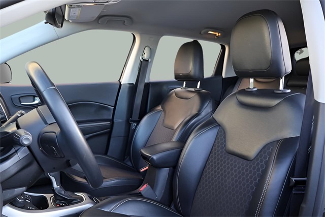 2018 Jeep Compass Latitude photo 3