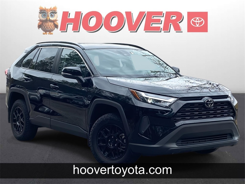 2024 Toyota RAV4 XLE's photo