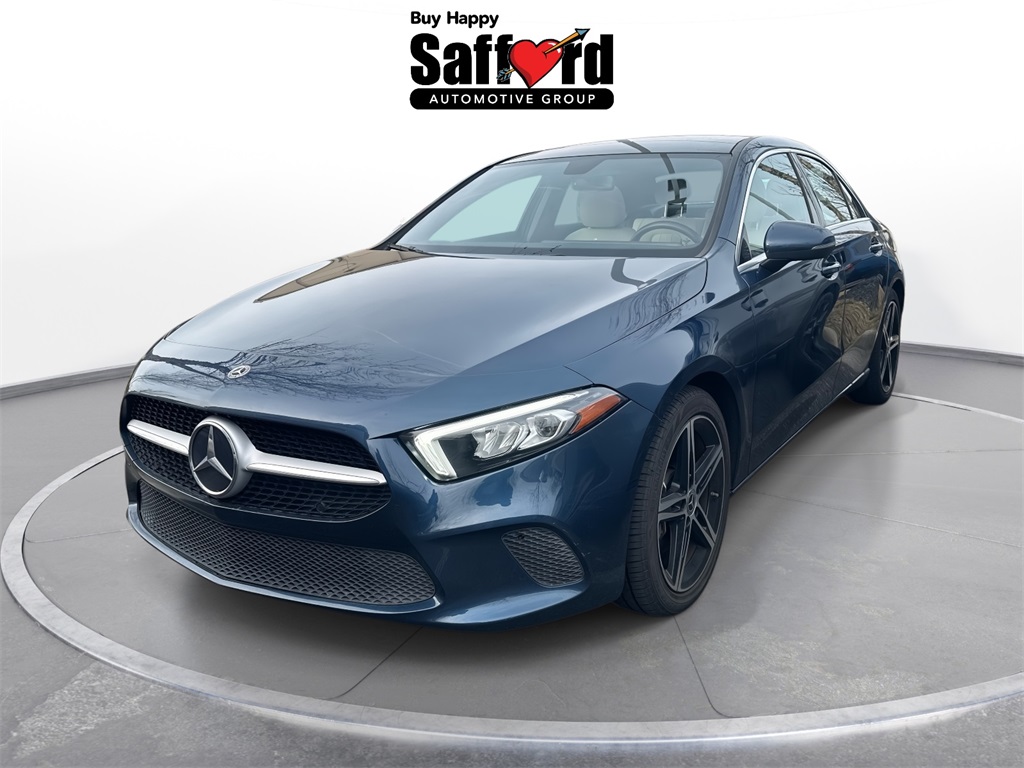 2022 Mercedes-Benz A-Class A220's photo