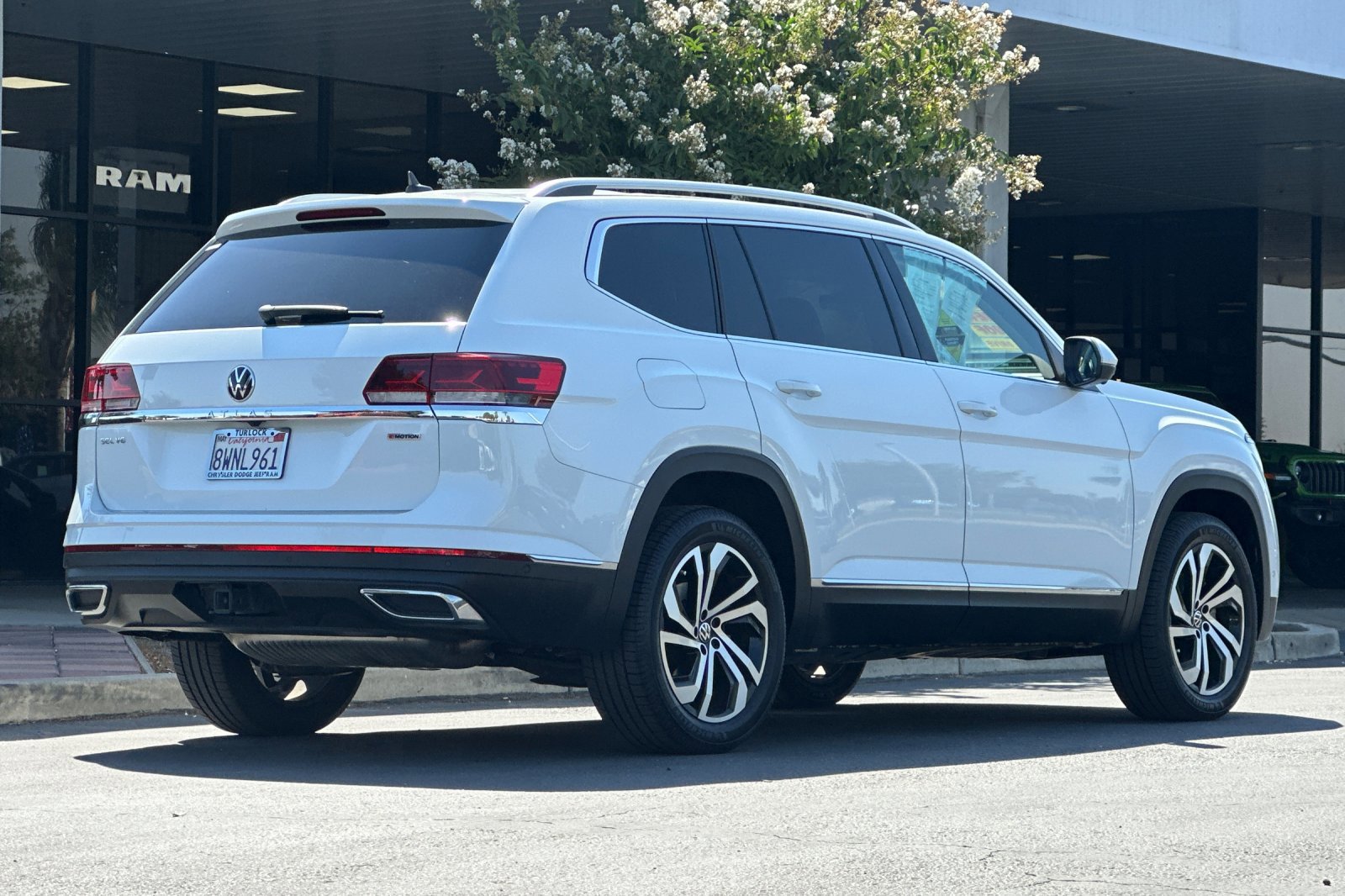 2021 Volkswagen Atlas SEL Premium photo 4