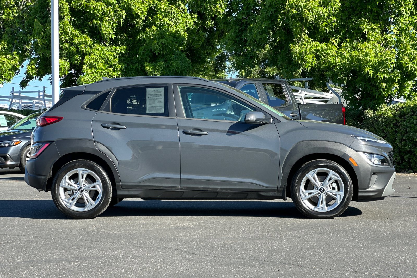 2023 Hyundai Kona SEL photo 3