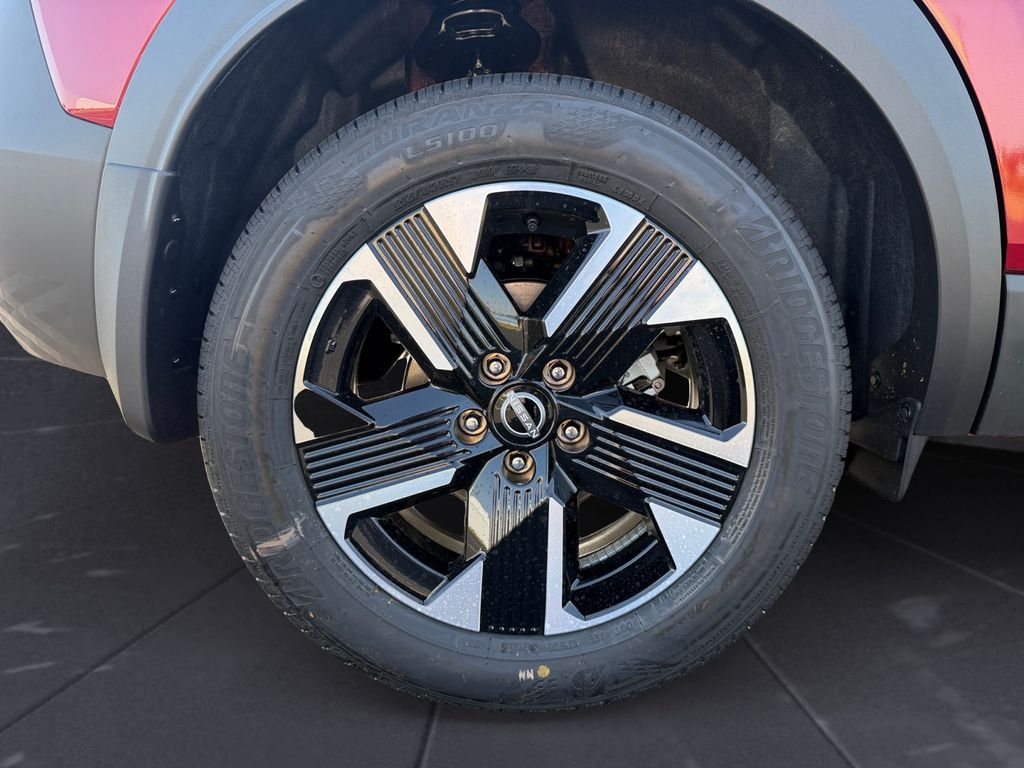 2026 Nissan Kicks SV photo 14