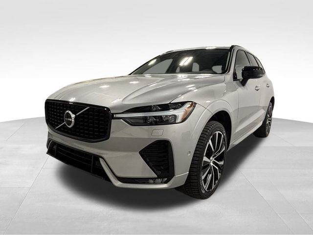 2023 Volvo XC60 B5 Plus photo 3