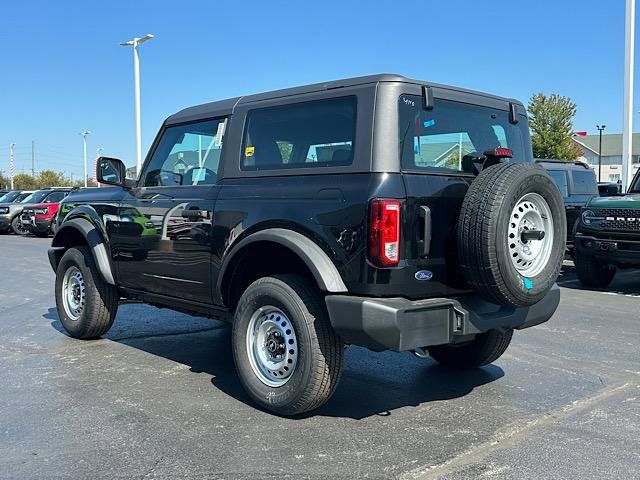 2025 Ford Bronco Base photo 4