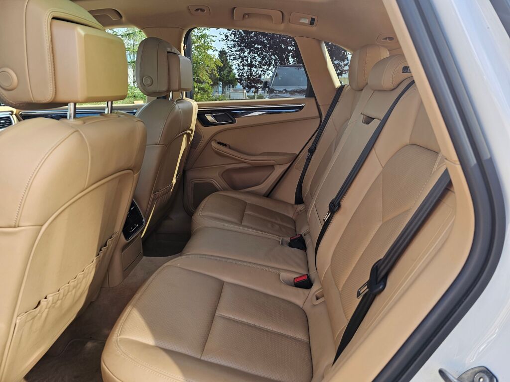 2015 Porsche Macan S photo 20