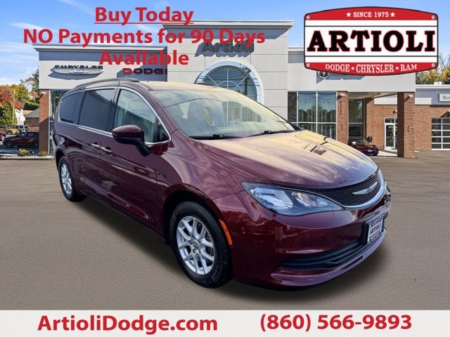 2020 Chrysler Voyager's photo