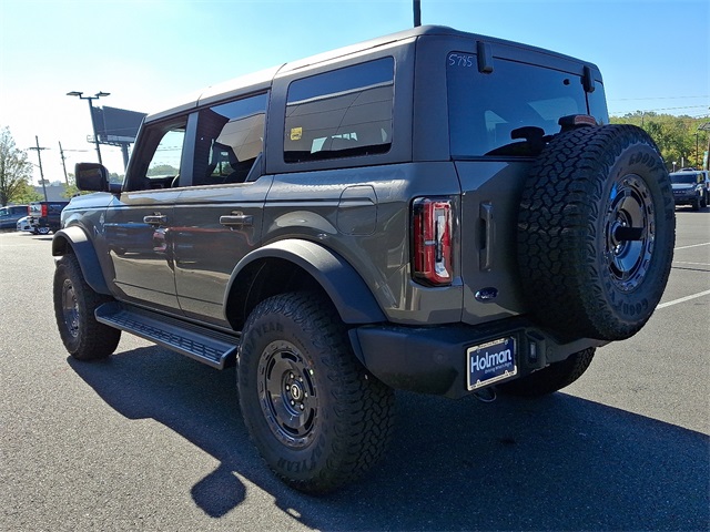 2025 Ford Bronco Outer Banks photo 4