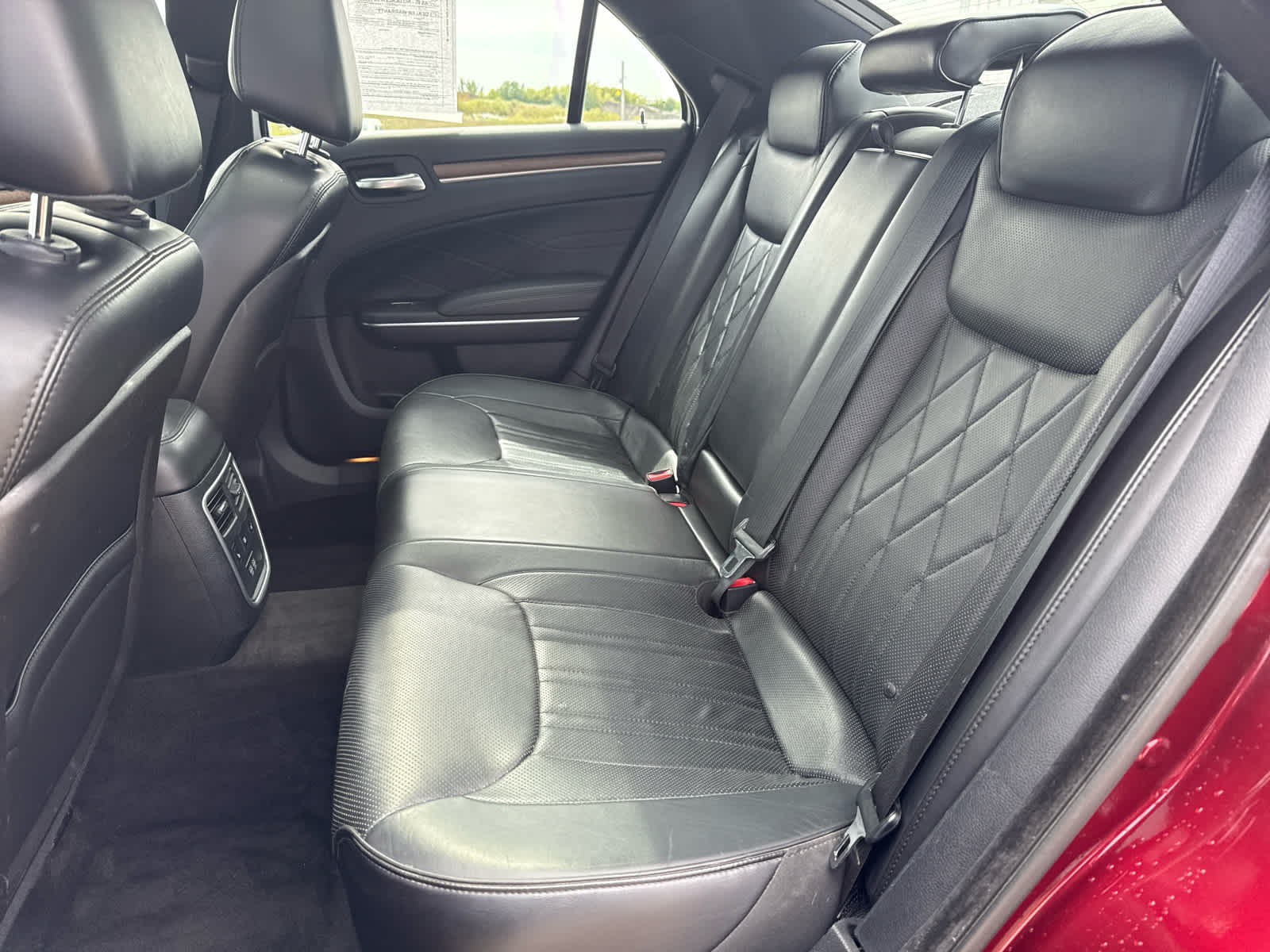 2015 Chrysler 300 Platinum photo 11