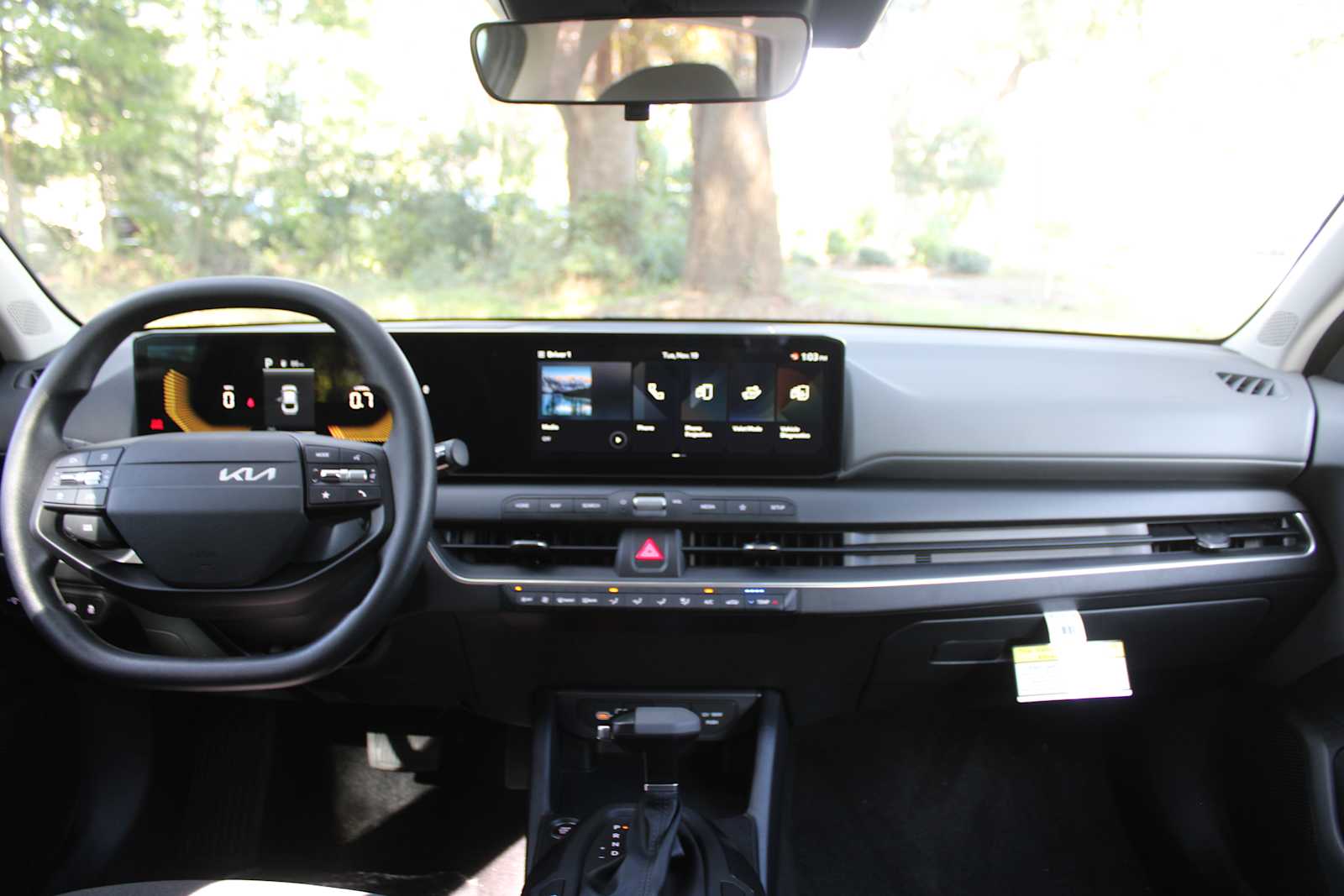 2025 Kia K4 LXS photo 40