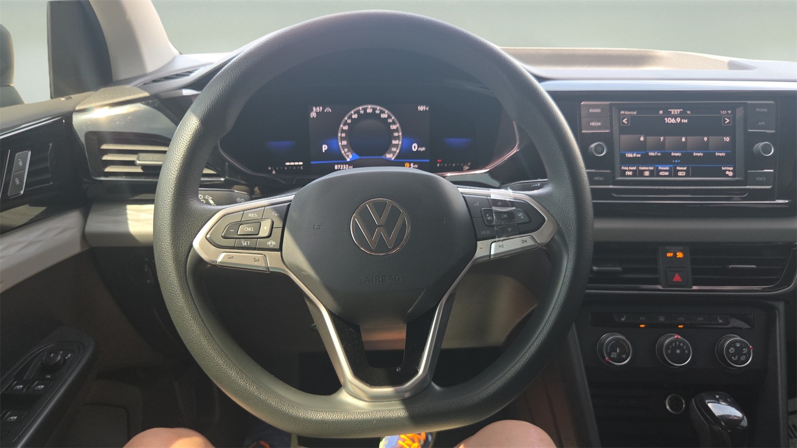 2022 Volkswagen Taos S photo 9