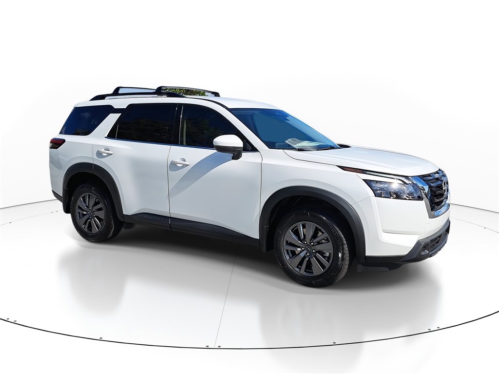 2025 Nissan Pathfinder SV photo 2