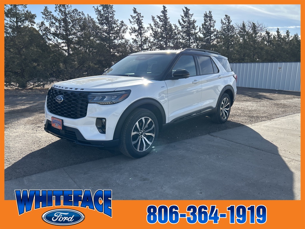 2025 Ford Explorer ST-LINE's photo