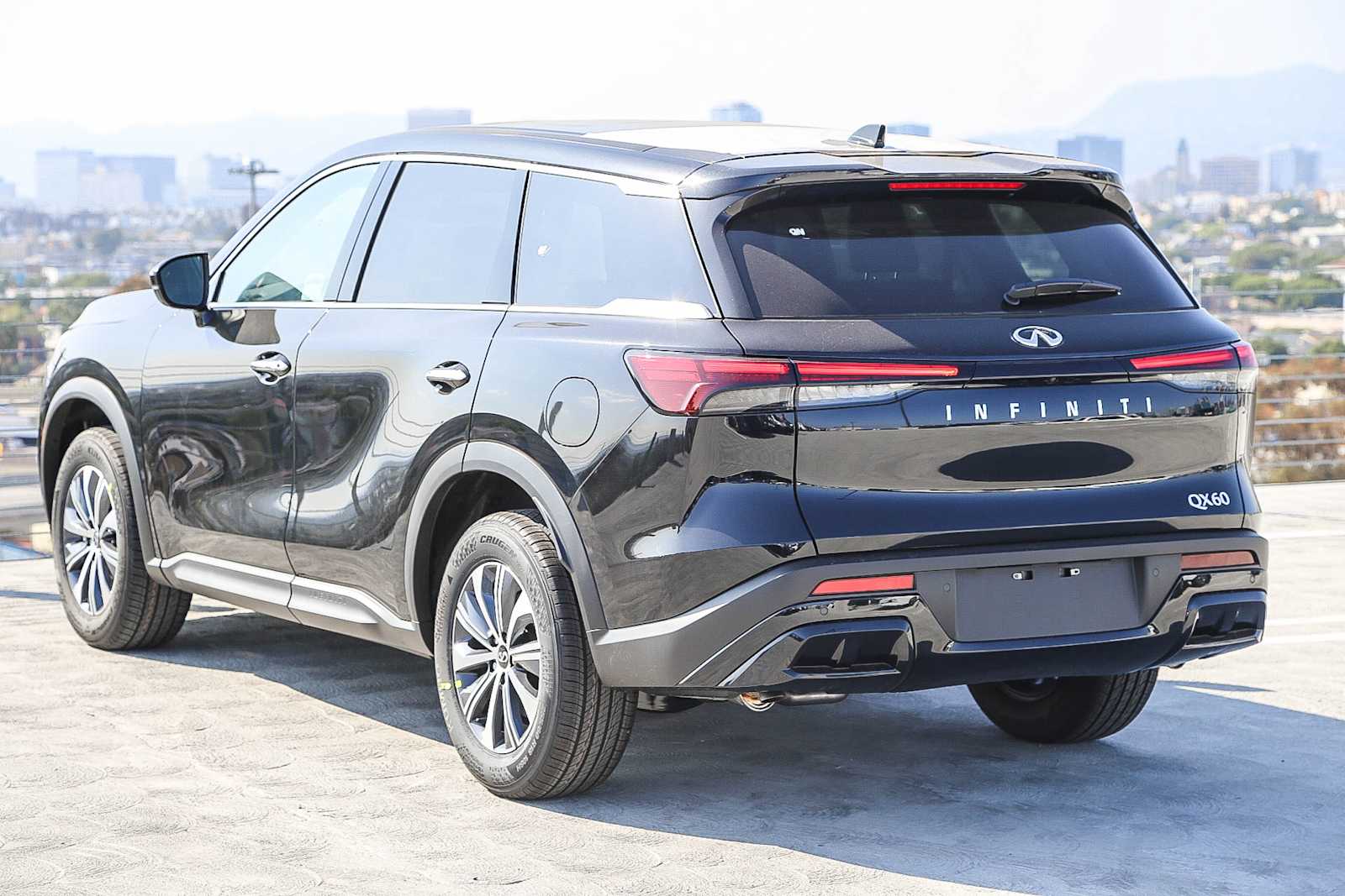 2025 Infiniti QX60 Pure photo 3