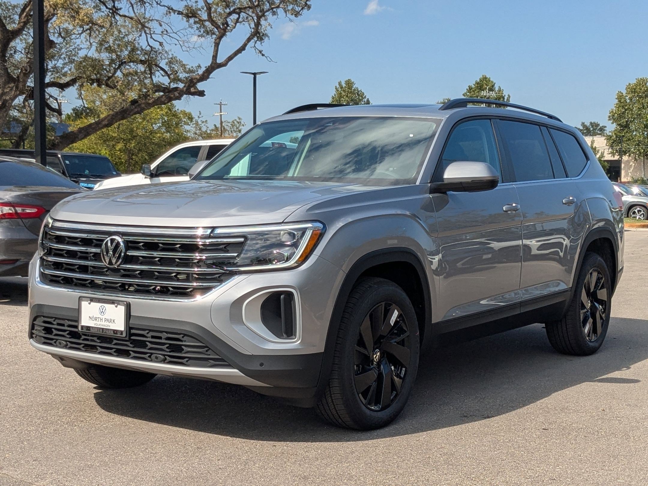 2026 Volkswagen Atlas SE Technology photo 3