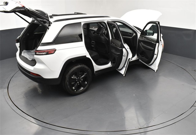 2025 Jeep Grand Cherokee Limited photo 29