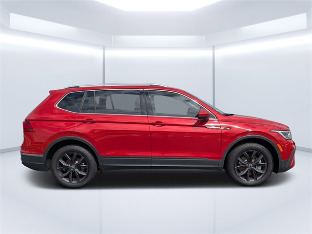 2024 Volkswagen Tiguan SE Wolfsburg Edition photo 2