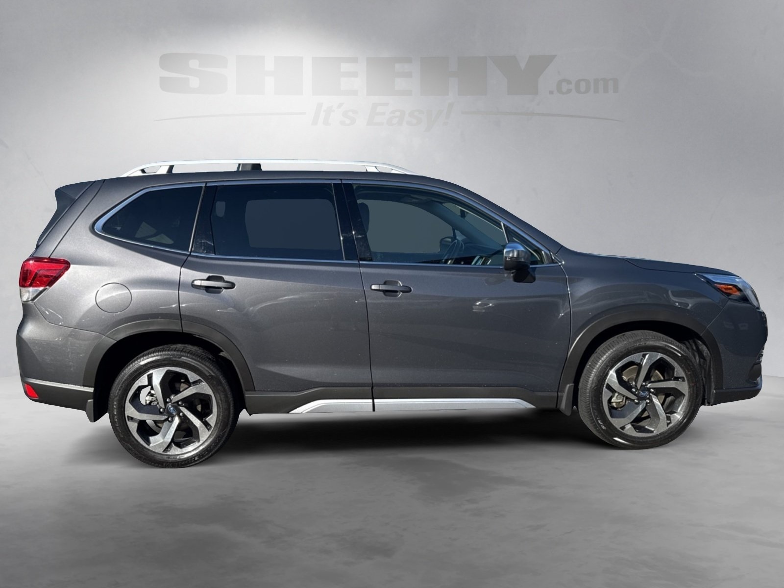 2022 Subaru Forester Touring photo 9