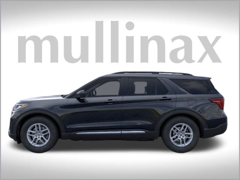 2025 Ford Explorer photo 3