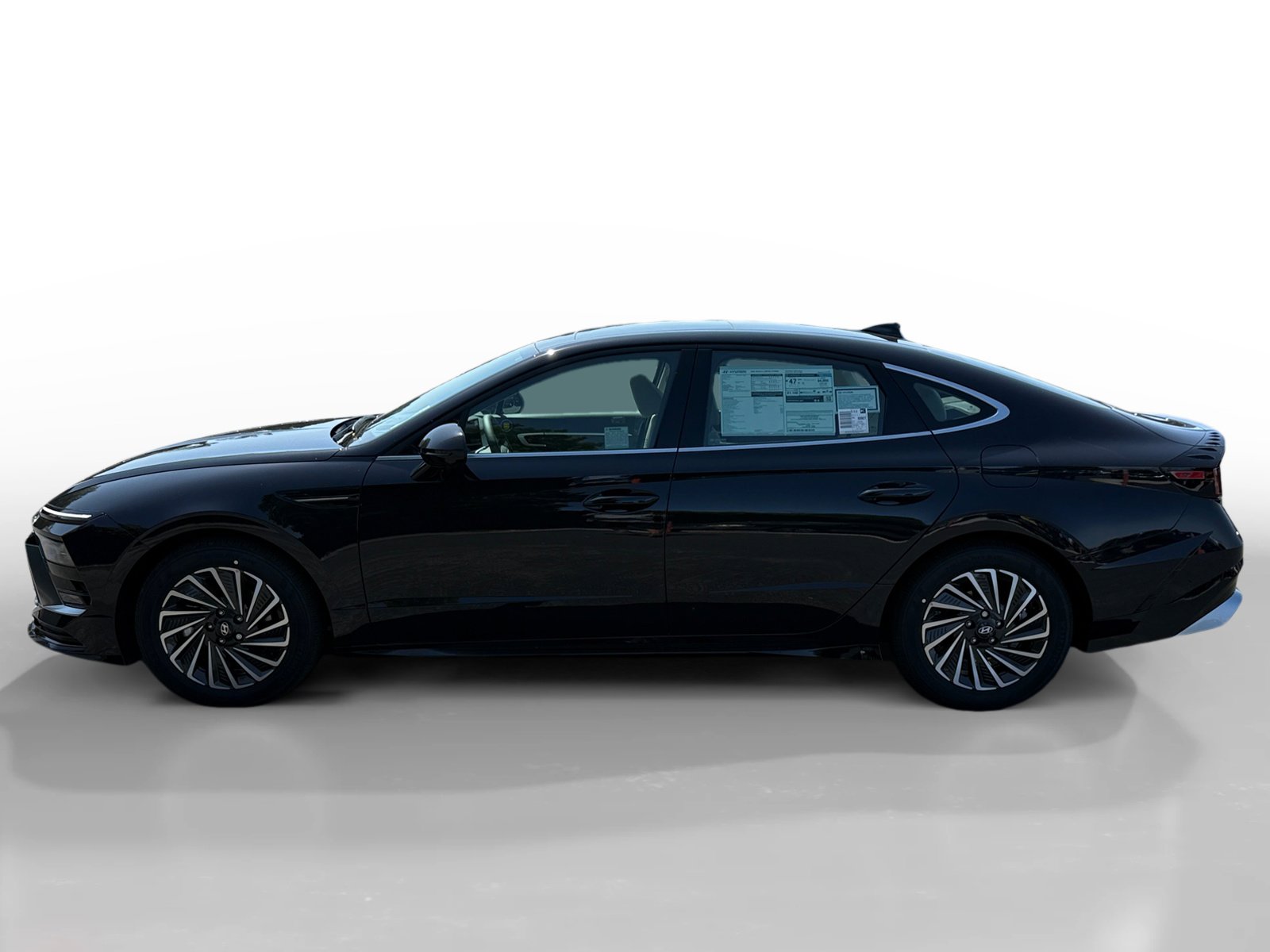2025 Hyundai Sonata Hybrid Limited photo 2