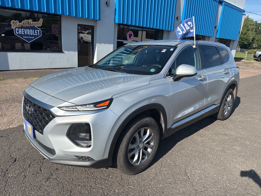 2020 Hyundai Santa Fe SE photo 2