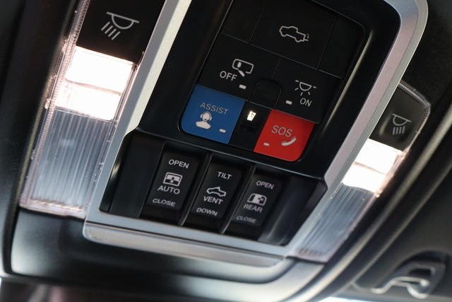 2024 Ram 3500 Laramie photo 32