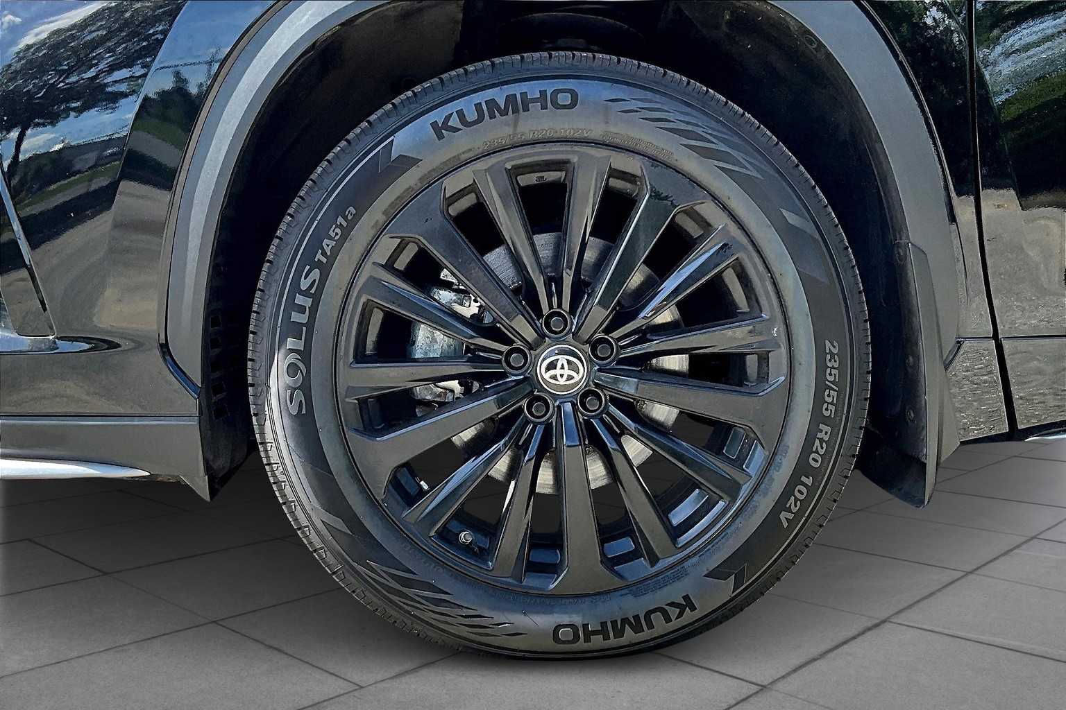2023 Toyota Highlander XSE photo 10