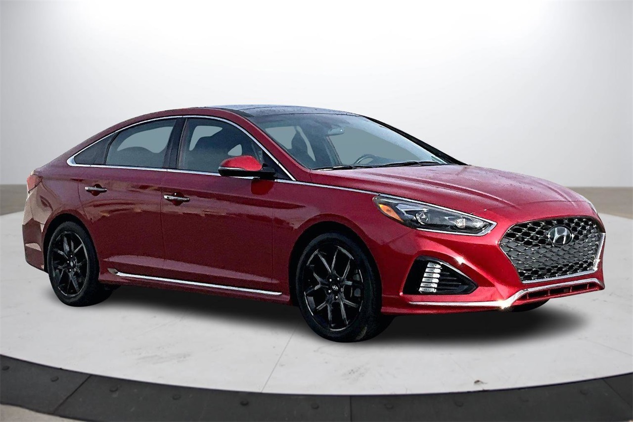 Used 2018 Hyundai Sonata Limited with VIN 5NPE34AB4JH708549 for sale in Cornelius, NC