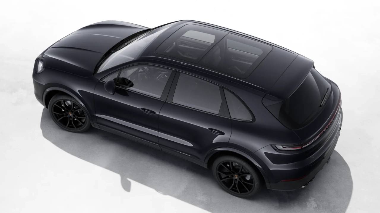 2026 Porsche Cayenne photo 2
