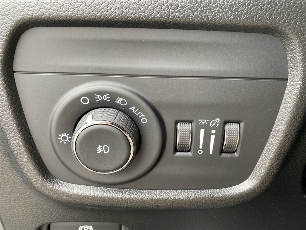 2025 Jeep Grand Cherokee Limited photo 21