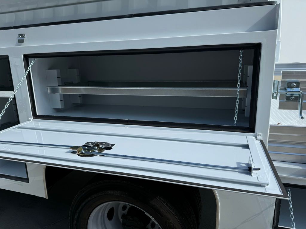 2024 Ford F-550 photo 13