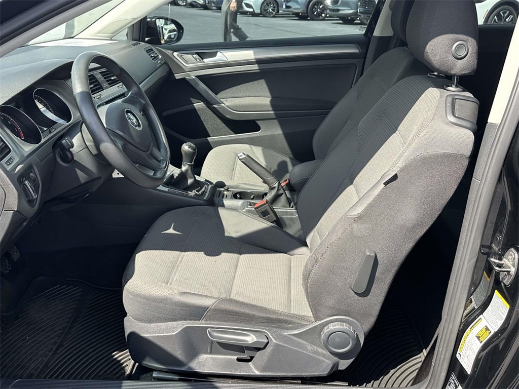 2015 Volkswagen Golf TSI S photo 3