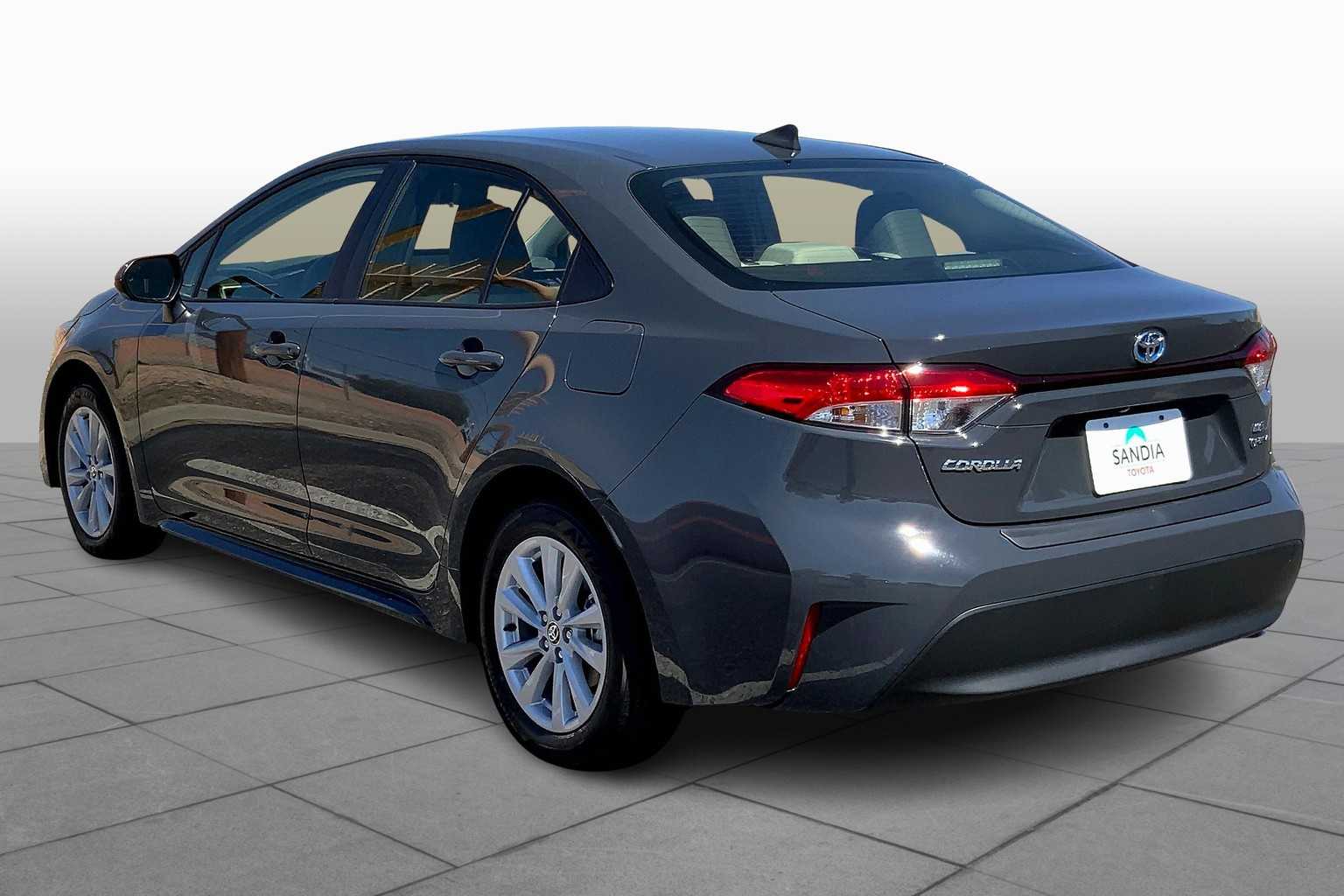 2025 Toyota Corolla Hybrid LE photo 10