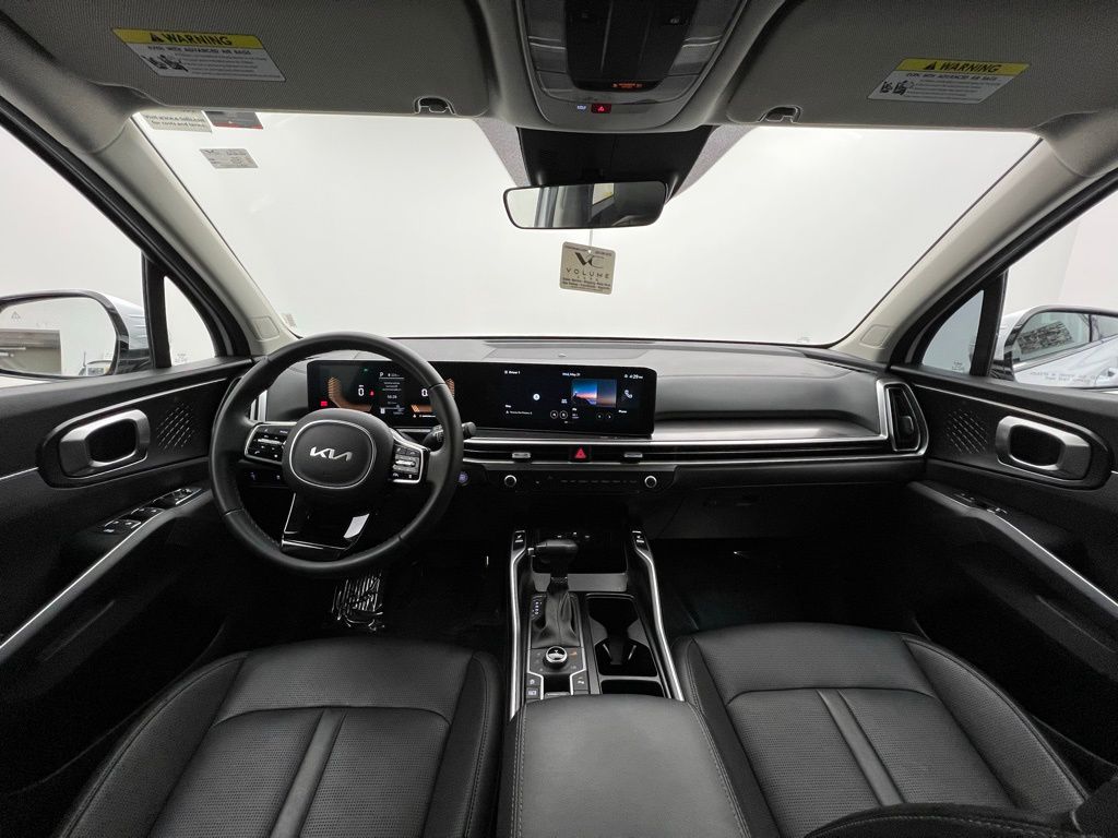 2024 Kia Sorento S photo 26