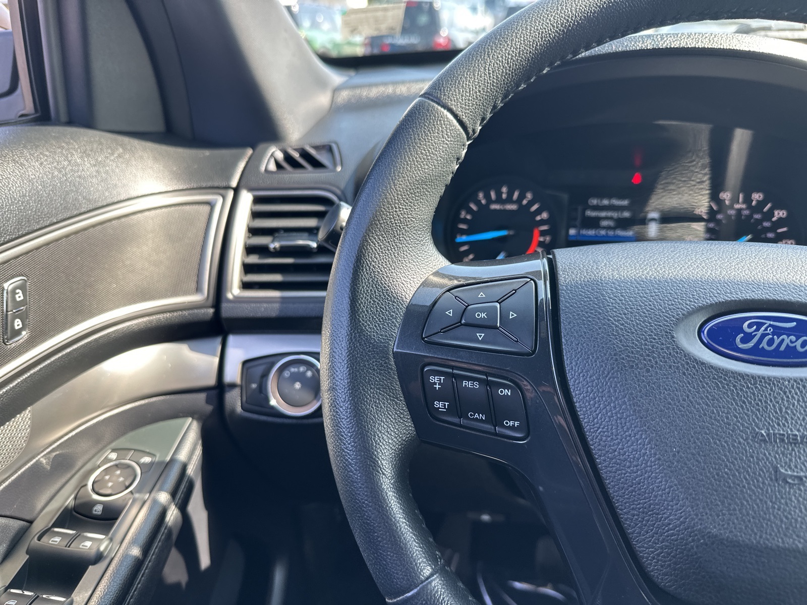 2019 Ford Explorer XLT photo 28