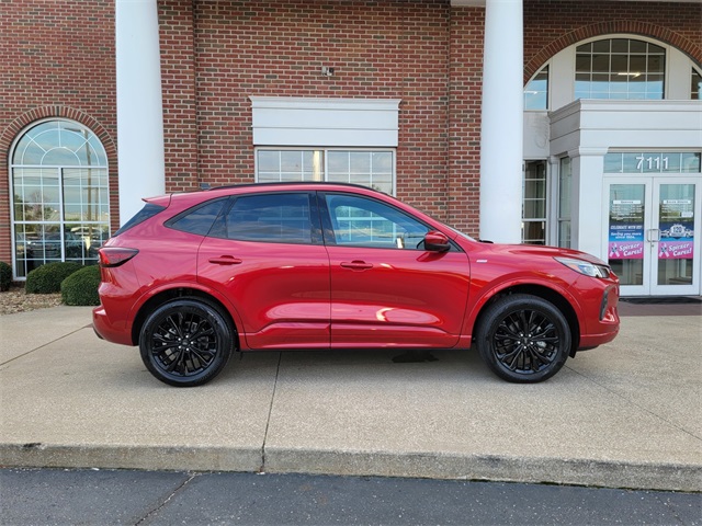 2025 Ford Escape Hybrid ST-Line Elite photo 4