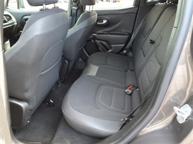 2016 Jeep Renegade Latitude photo 6