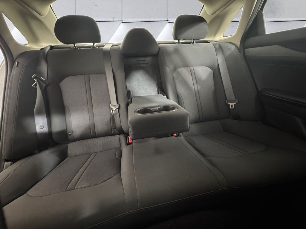 2023 Kia K5 LXS photo 16