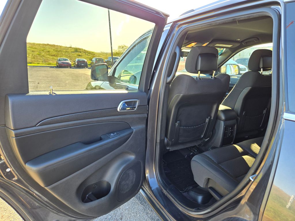 2018 Jeep Grand Cherokee Laredo photo 23